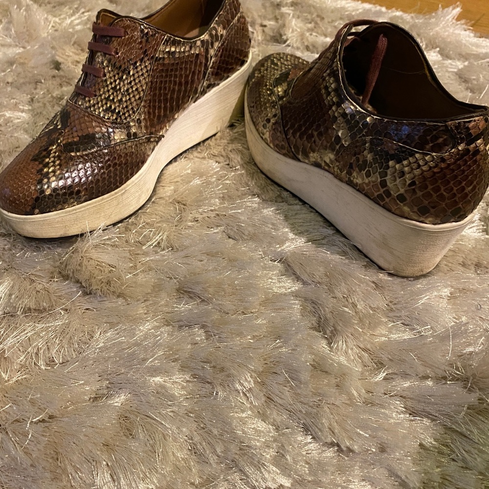 Real snakeskin wedge shoe